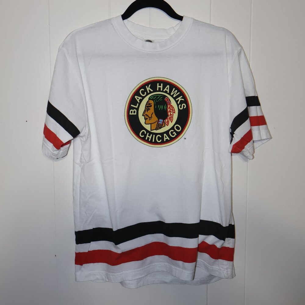 💛 2 for $15 💛 Chicago Blackhawks NHL Logo T-Shirt – White Hockey Tee (Men’s M)
